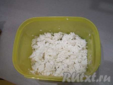 Рис отвариваем до почти-вот-вот готовности (аль денте).
