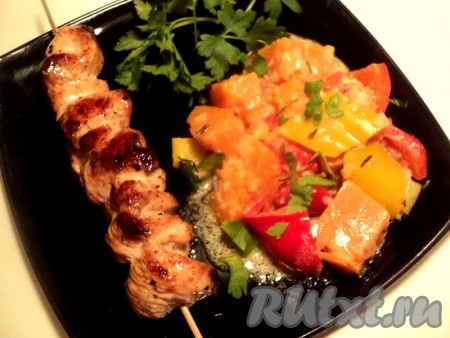 Куриные грудки на шпажках