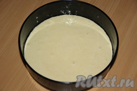 Следом приготовить третий корж с ванильным сахаром.