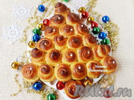 Вкусные, ароматные, аппетитные ванильные булочки готовы. Благодаря тому, что дрожжевое тесто замешивается на желтках, выпечка получается мягкой, пышной и очень удачной!