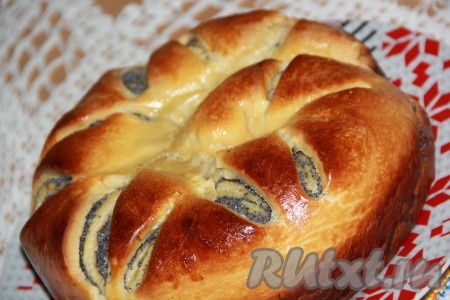 Улитка с маком из дрожжевого теста