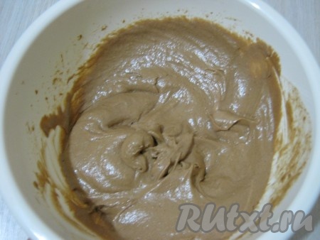 Яйца добавляем в тесто и перемешиваем.
