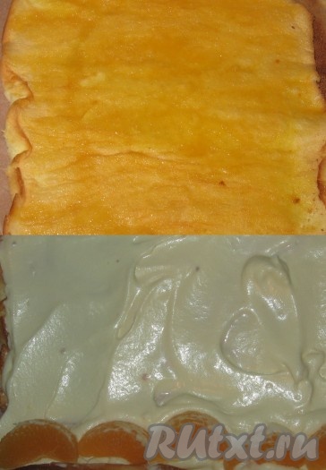 Охлажденный рулет развернуть, снять пергамент, рулет равномерно полить сиропом и смазать кремом, на край, откуда будет начинаться скручивание рулета, выложить в один ряд дольки мандарина, скрутить рулет, но неплотно.
