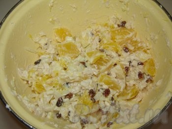 Все ингредиенты смешать и заправить майонезом.