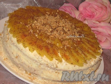 Торт с консервированными персиками и творожным кремом