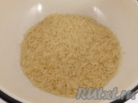 Отмерить рис. Промыть его несколько раз до прозрачной воды.