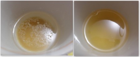 Вначале приготовим шоколадный слой желе, для этого горячей водой заливаем желатин, перемешиваем (желатин должен полностью раствориться).