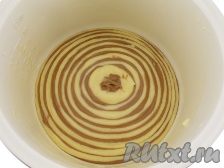 Таким образом выкладывать, пока не закончится всё тесто. Получится такой рисунок.