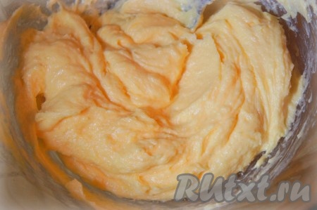 Получившаяся масса должна быть без комочков, достаточно пышной.