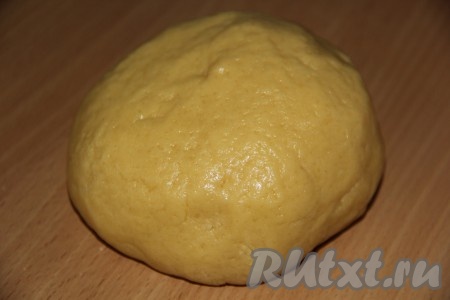  Замесить эластичное тесто. 