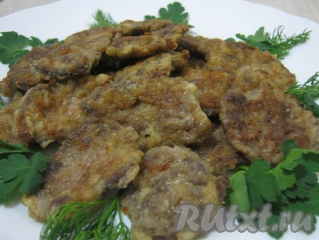 Отбивные из куриных сердечек в кляре на сковороде