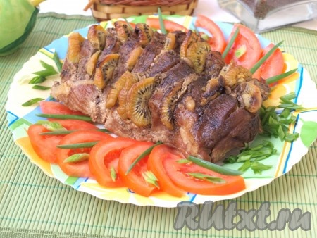 Свинина, запечённая с киви