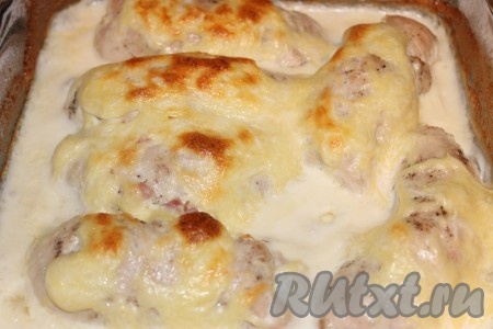 Запекать при той же температуре до румяного цвета.
