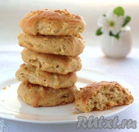 Печенье с яблоком и корицей получается необыкновенно вкусным!
