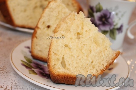 Сдобные, вкусные плюшки "Московские" подавать с джемом, можно со сметанкой, взбитыми сливками или просто так.
