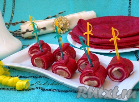 Закуска из свекольных блинчиков с сельдью