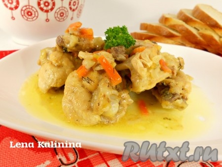 Курица в сметанном соусе в мультиварке