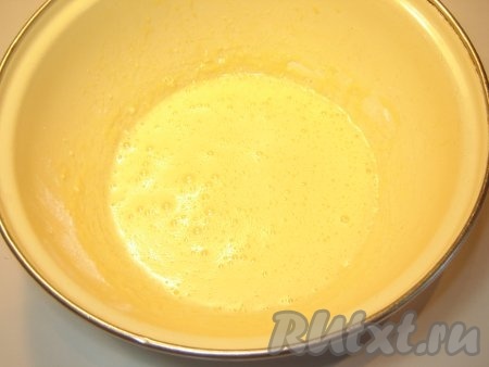 Еще раз взбиваем массу.