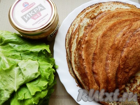 Ингредиенты для приготовления закусочных блинов с икрой мойвы