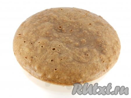 Выставить режим мультиварки "Выпечка" на 1 час, крышку закрыть. Готовый шоколадный пирог вынуть, остудить.