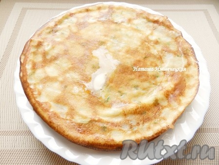 Каждый блин смазывать сливочным маслом.