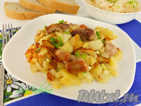 Свинина с картошкой на сковороде