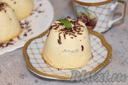 Нежное творожно-апельсиновое суфле можно подавать к столу.