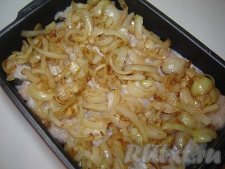 Выкладываем лук