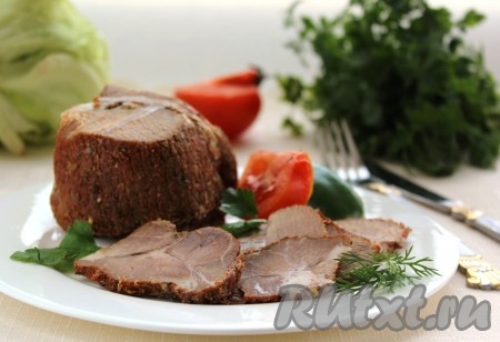 Готовый мясной орех подаем к столу.
