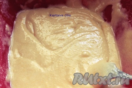 Полученное тесто должно быть &nbsp;по консистенции, как сметана.
