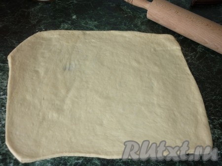  Тесто раскатать в пласт