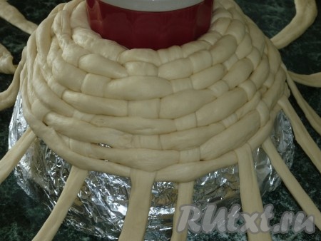 Вертикальные жгуты переплести горизонтальными в шахматном порядке.
