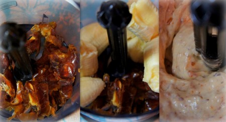 У фиников удалить косточку. Финики и банан положить в измельчитель и пробить до однородной массы (около 1 минуты).
