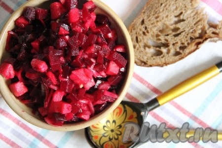 Салат с свеклой и яблоком