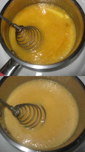 Поставить на водяную баню (то есть в кастрюлю большего диаметра, чем кастрюлька с масляно-медовой смесью, налить тёплую воду, в неё поставить кастрюльку с масляно-медовой смесью), поставить на средний огонь, постоянно помешивая венчиком, варить до закипания воды, затем уменьшив огонь до минимума, продолжать готовить, не переставая перемешивать, до полного растворения продуктов и получения однородной, пышной, кремовой консистенции (мне на это обычно требуется минут 10-15).