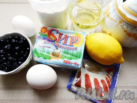 Ингредиенты для приготовления творожных кексов с черникой