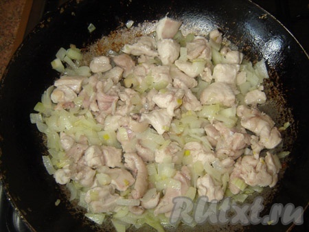 Обжариваем мясо