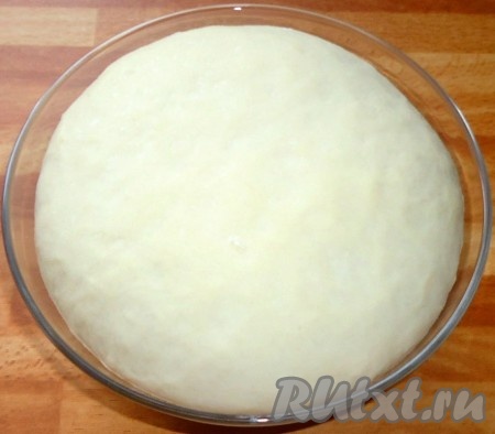 За это время тесто должно увеличиться в объеме в 2-2,5 раза.
