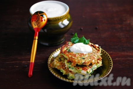 Кабачковые оладьи с брынзой и зеленью