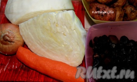 Ингредиенты для наших грибных щей.
