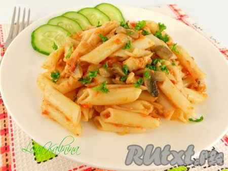 Макароны с грибами и курицей