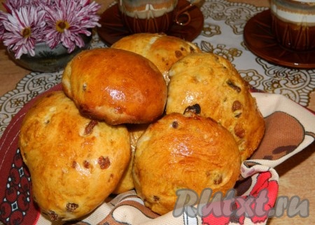 Булочки с изюмом