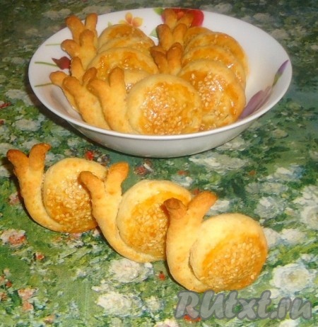 Cырное печенье с кунжутом