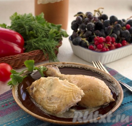 Чкмерули из курицы, благодаря молочно-чесночному соусу, получается необыкновенно вкусным, сочным и нежным.