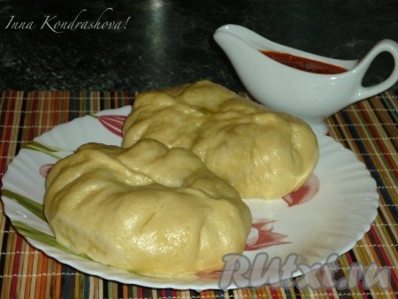 Пароварку накрываем крышкой и готовим пянсе на пару 40-50 минут. Крышку пароварки в процессе приготовления открывать не надо, тогда пирожки получатся пышными.