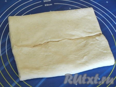 Затем сложить ещё раз к центру верх и низ прямоугольника.