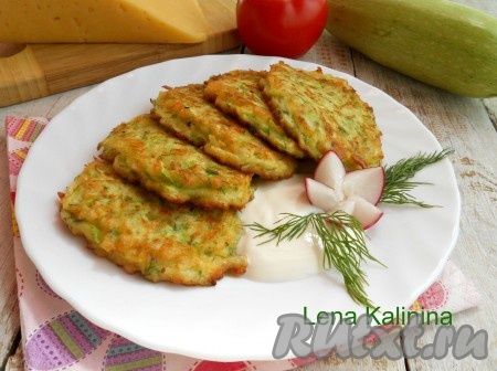 Оладьи из кабачков с сыром и чесноком на сковороде