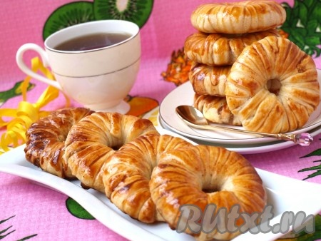 Кольца ананасов в слоёном тесте