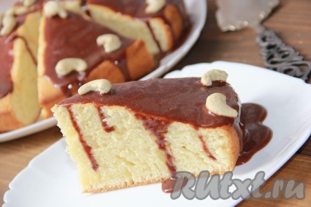 Кекс на простокваше в шоколадной заливке