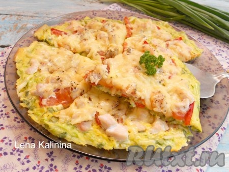 Кабачковая пицца с помидорами и сыром в духовке 